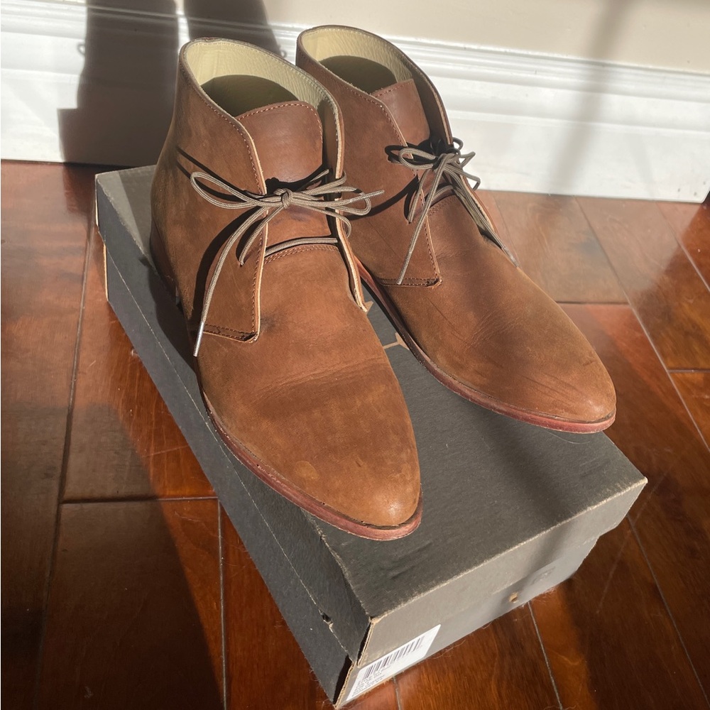 Nisolo Isa Chukka Boots in Oak